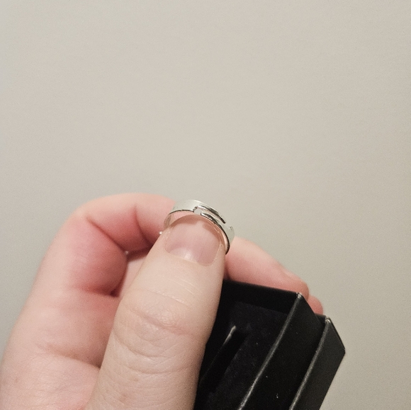 Hello Kitty Rhinestone Ring - Picture 2 of 2